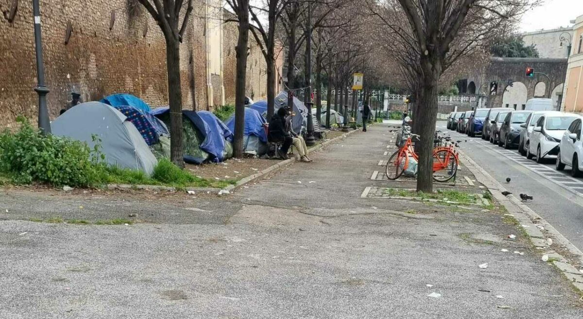 Sgomberata la tendopoli