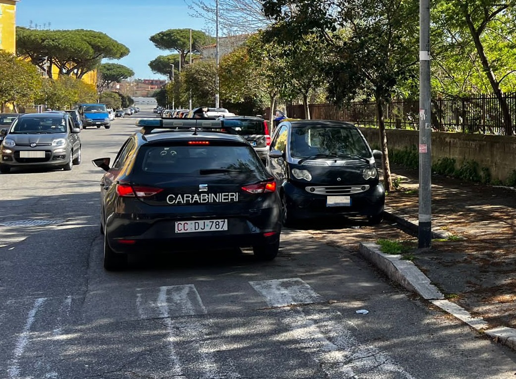 Famiglia di spaccio in manette ad Acilia