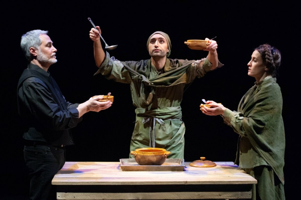 Al Teatro Manzoni I Mezzalira - panni sporchi fritti in casa