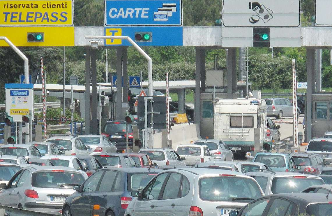 Anziano deve pagare pedaggio