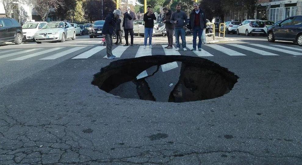 Voragine via della magliana
