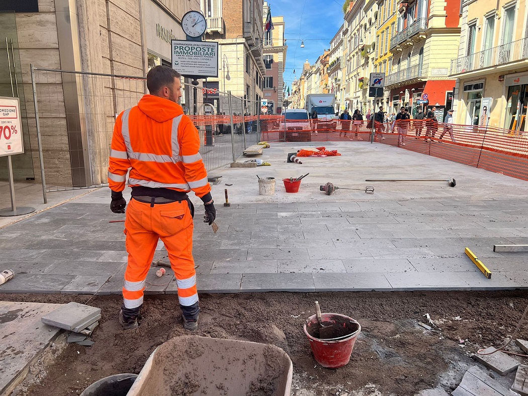 Conclusa la manutenzione delle caditoie di piazza di Spagna