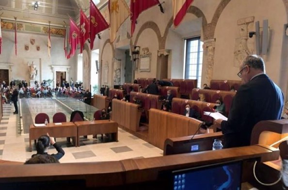 Comune gestirà contributi