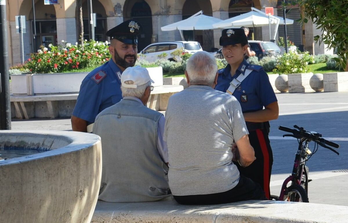 Sedicenne tenta la truffa del nipote a Tor Vergata