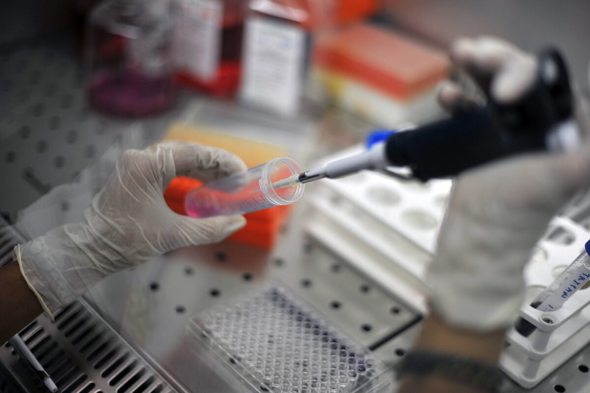 Proteina del sangue che predice il rischio di cancro e infarto negli anziani