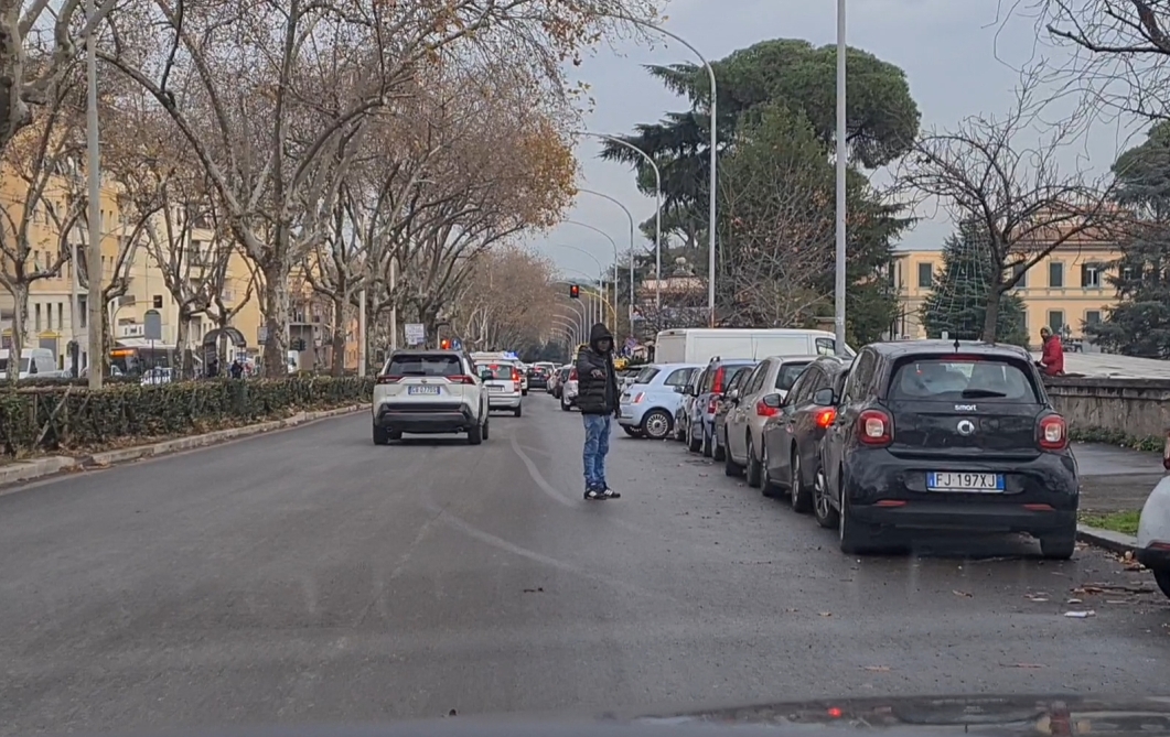 Parcheggiatori abusivi blitz