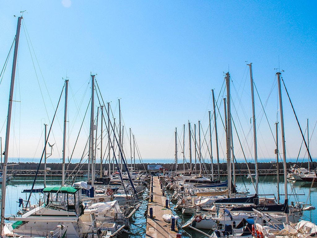 Al Porto Turistico la veleggiata per gli infermieri del Gemelli