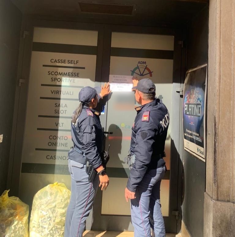Sala gioco in via Amendola sospesa dalla Polizia