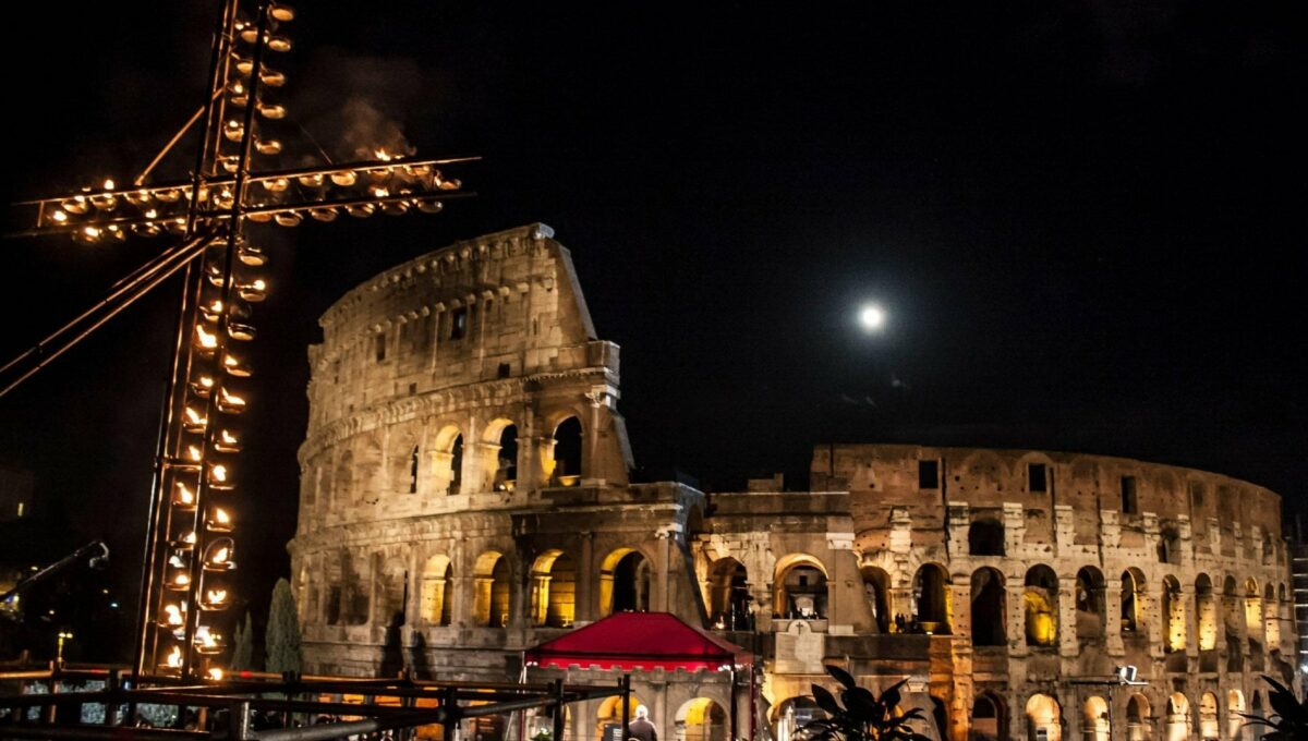 Il Papa non andrà alla via Crucis