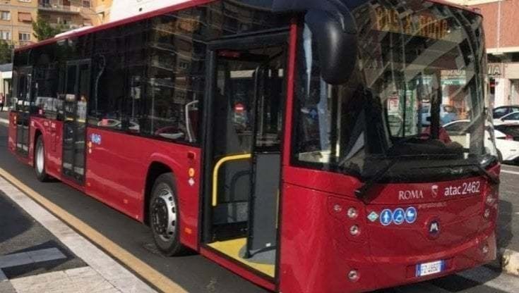 Autista di bus aggredito