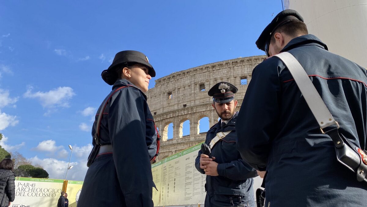 Sneakers rapinate a un 14enne, recuperate dai Carabinieri