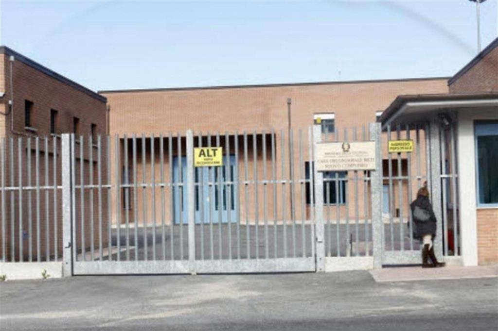 Grave episodio di violenza questa mattina nel carcere di Rieti