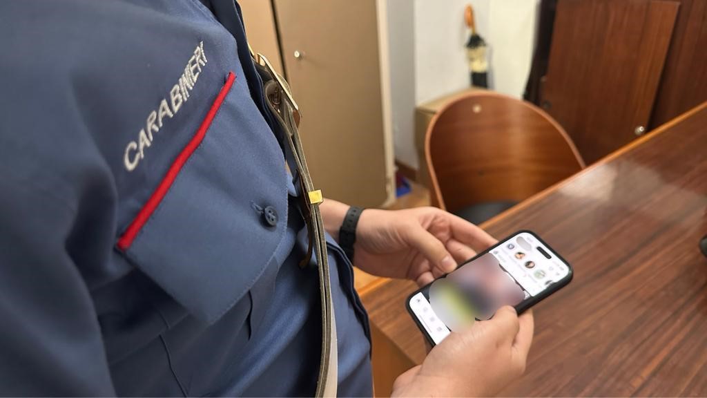 Minori sui Social per spacciare: quattro in manette