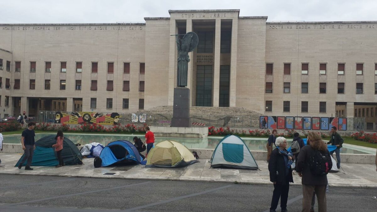 Campus contro caro affitti