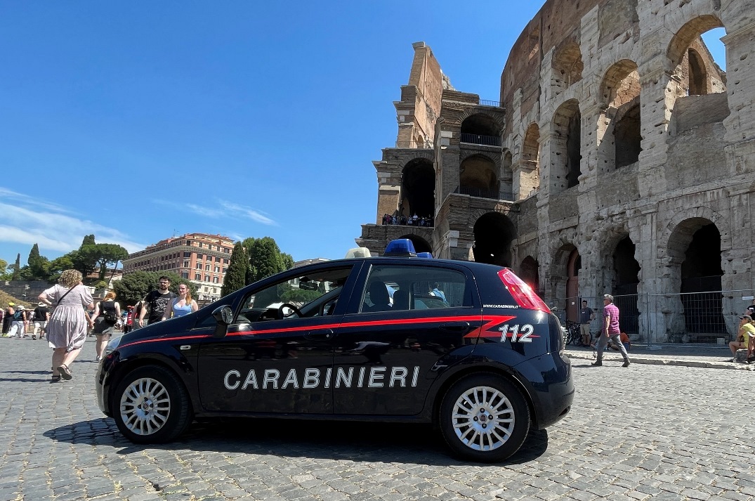 Furto di Iphone ma finisce in manette al Colosseo