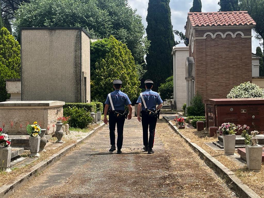 Danneggiamenti al Verano: 20enne tunisino in manette
