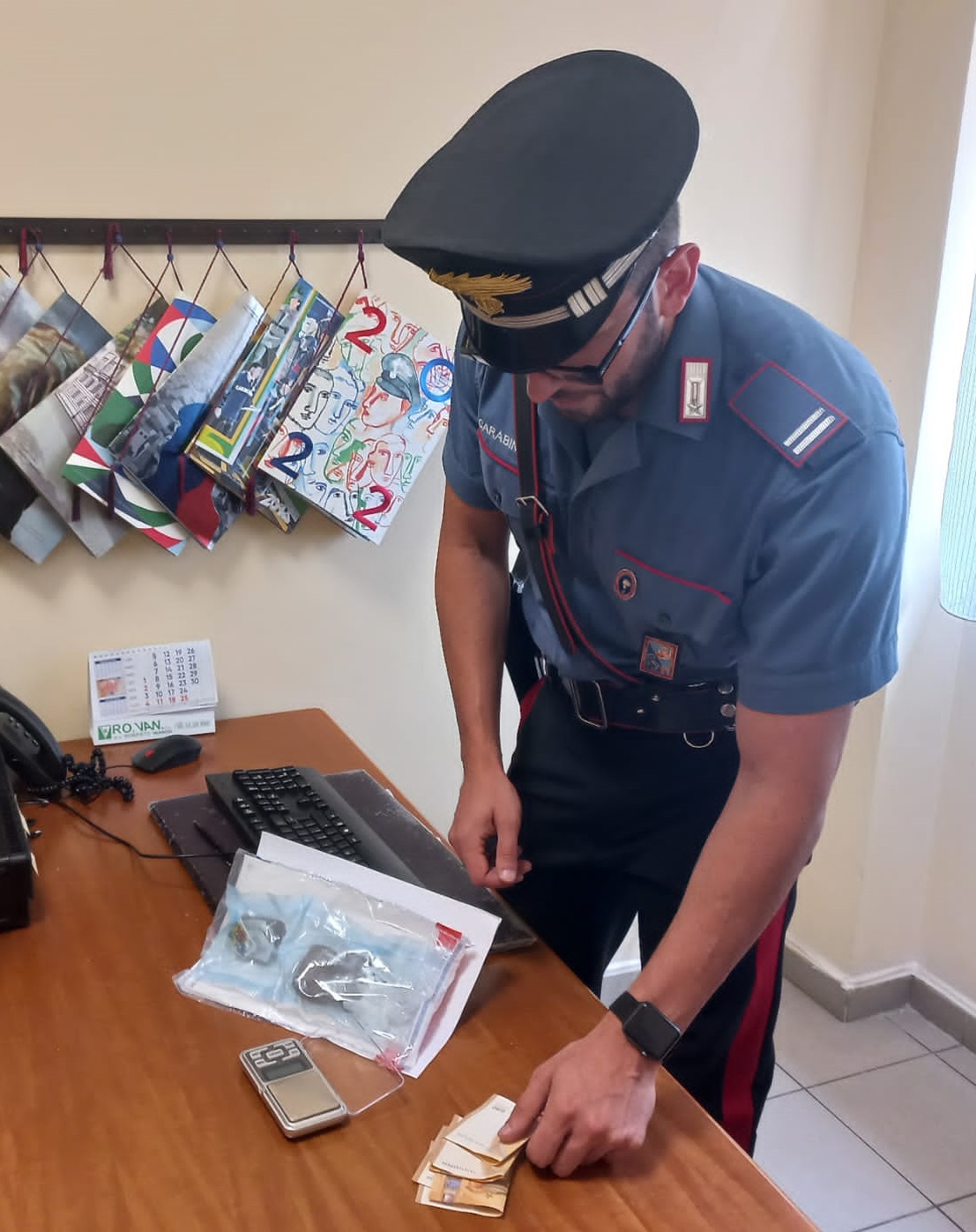 Incinta di corsa contromano in ospedale, ma nascondeva droga