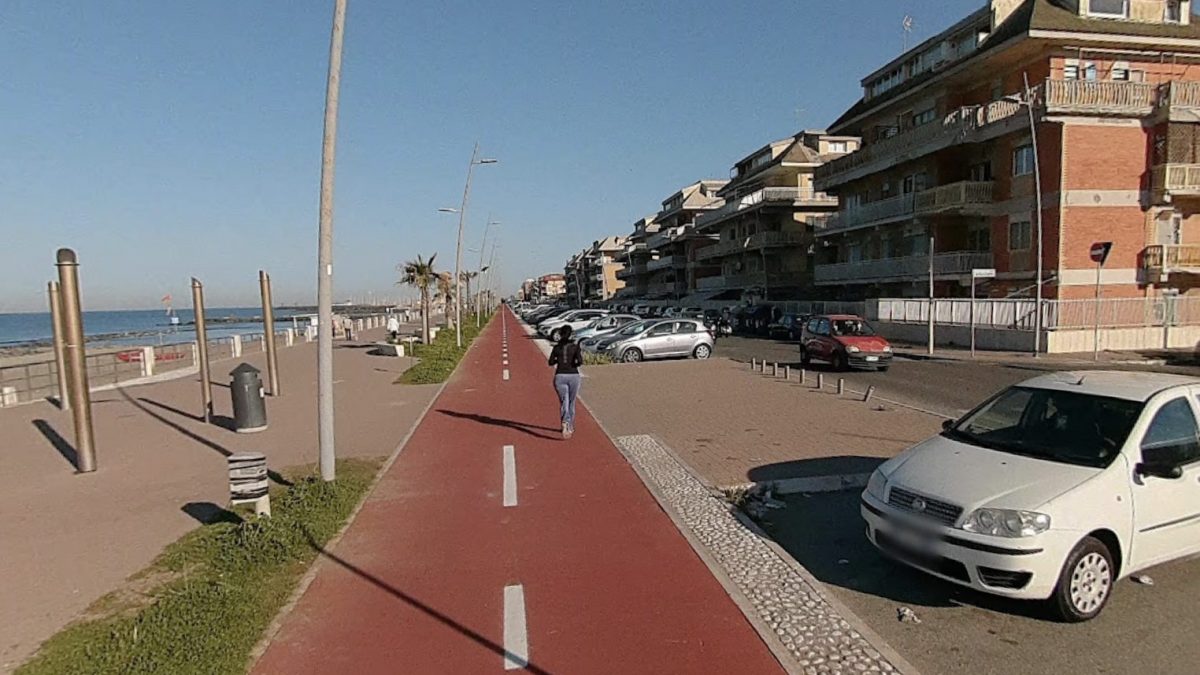 Ferito sul lungomare di Ostia