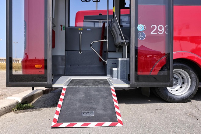 Ostia Gualtieri presenta minibus