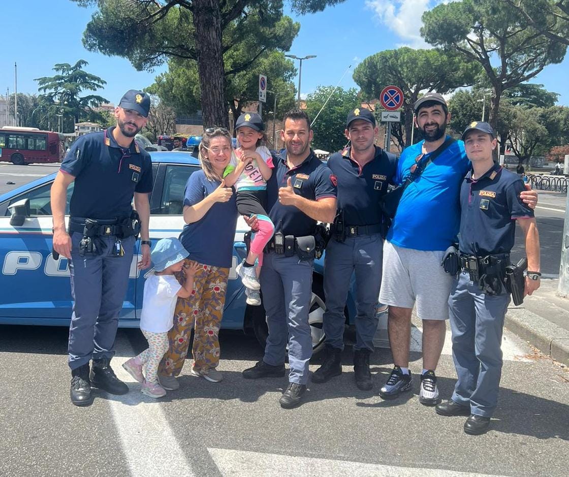 Bambina smarrita a Termini, ritrovata dalla Polizia
