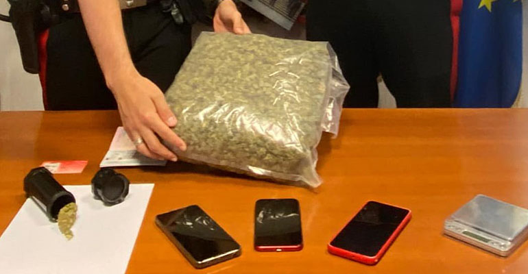 A bordo di un Suv con droga