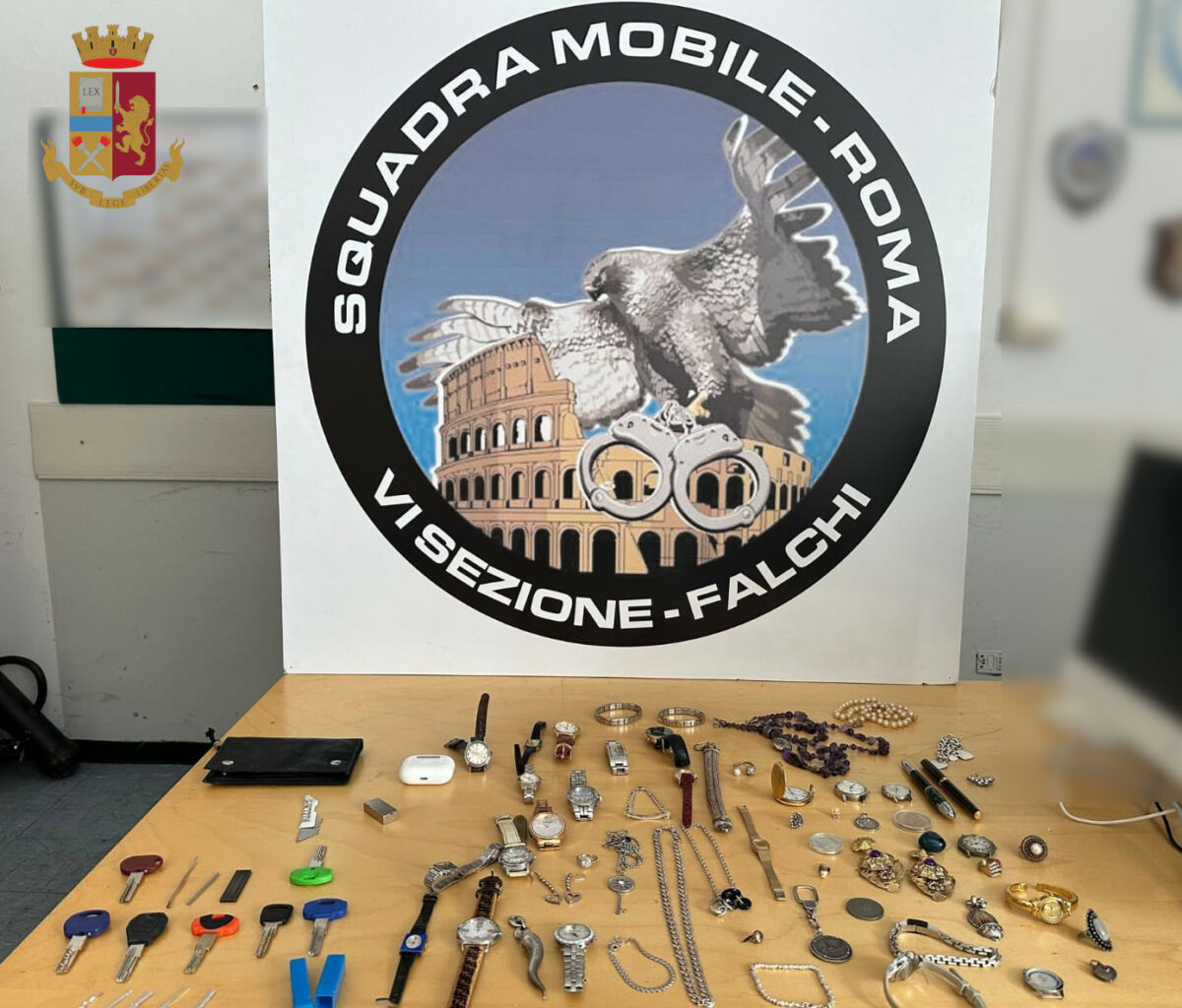 Raffica di arresti degli agenti della Polizia per rapina e furto
