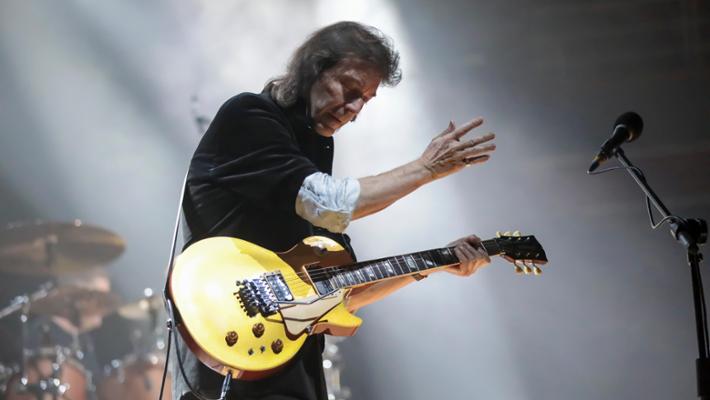 Steve hackett l'8 luglio live