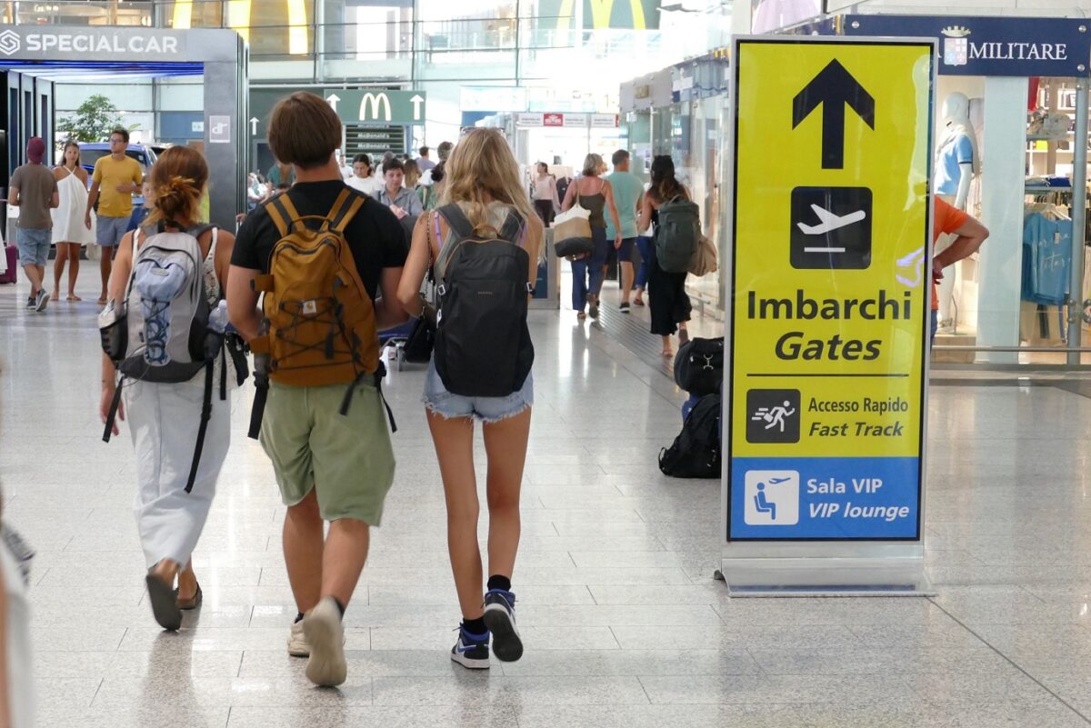 La crisi inizia a produrre effetti sulle prenotazioni dei viaggiatori italiani