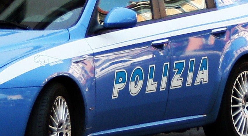 Vandali devastano scuola
