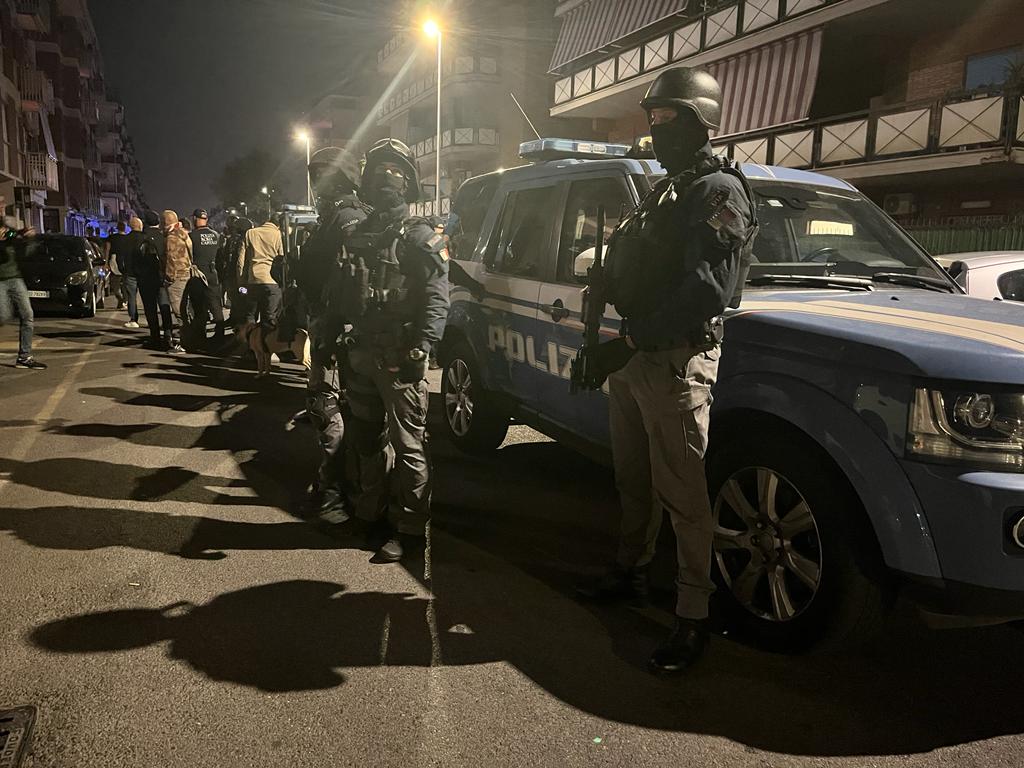 Controlli interforze a Ostia dalle prime ore dell'alba