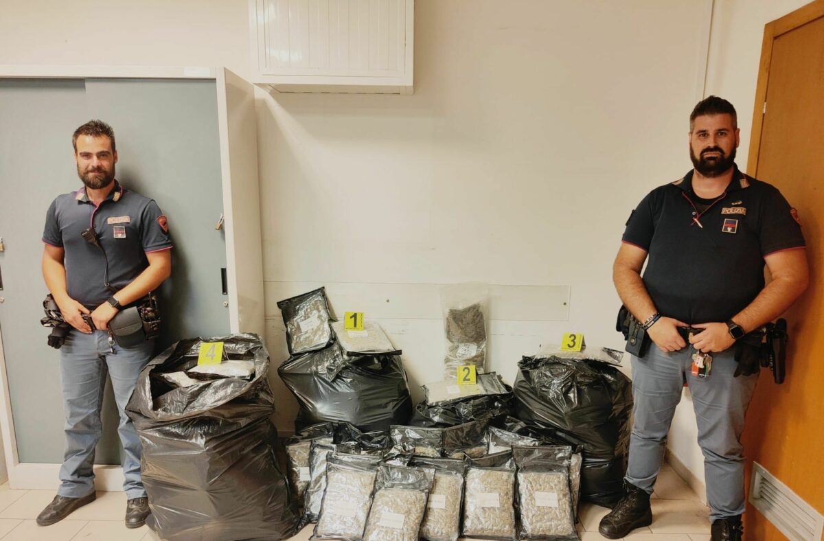 Mezzo quintale di droga nell'auto: 20enne in manette a Nettuno