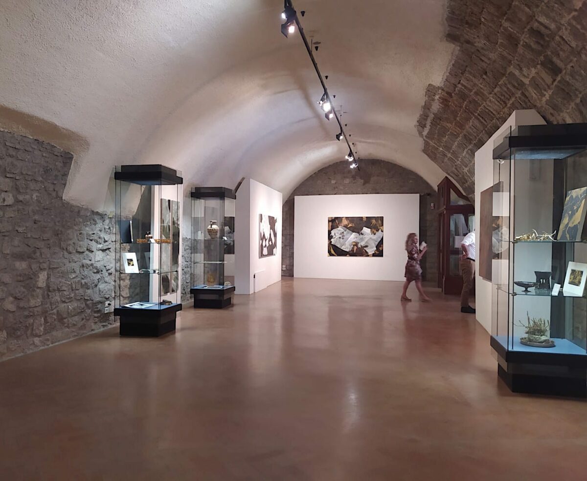 Catalogo e finissage della personale di Scolamiero a Rocca Albornoz