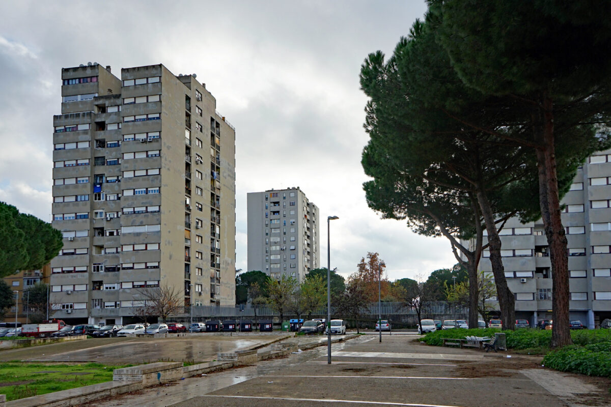 Uomo pestato a Tor Bella Monaca