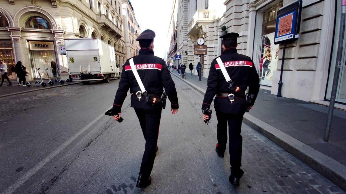 boom di borseggi in metro: turisti presi di mira. 10 arresti