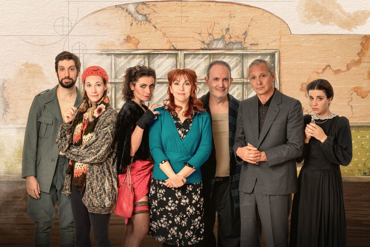 Lo spettacolo Moira, casa, famiglia e spiriti, al Teatro Manzoni