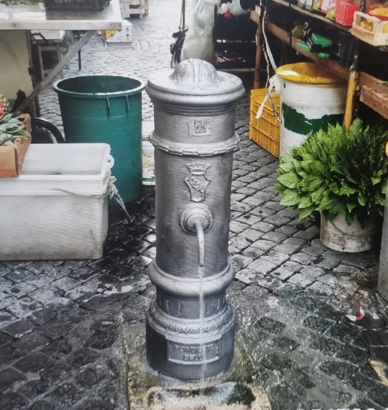 Ripristinato il ‘nasone’ di piazza Campo de’ Fiori