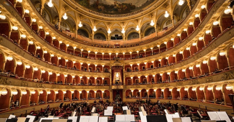 Una notte al Teatro Opera