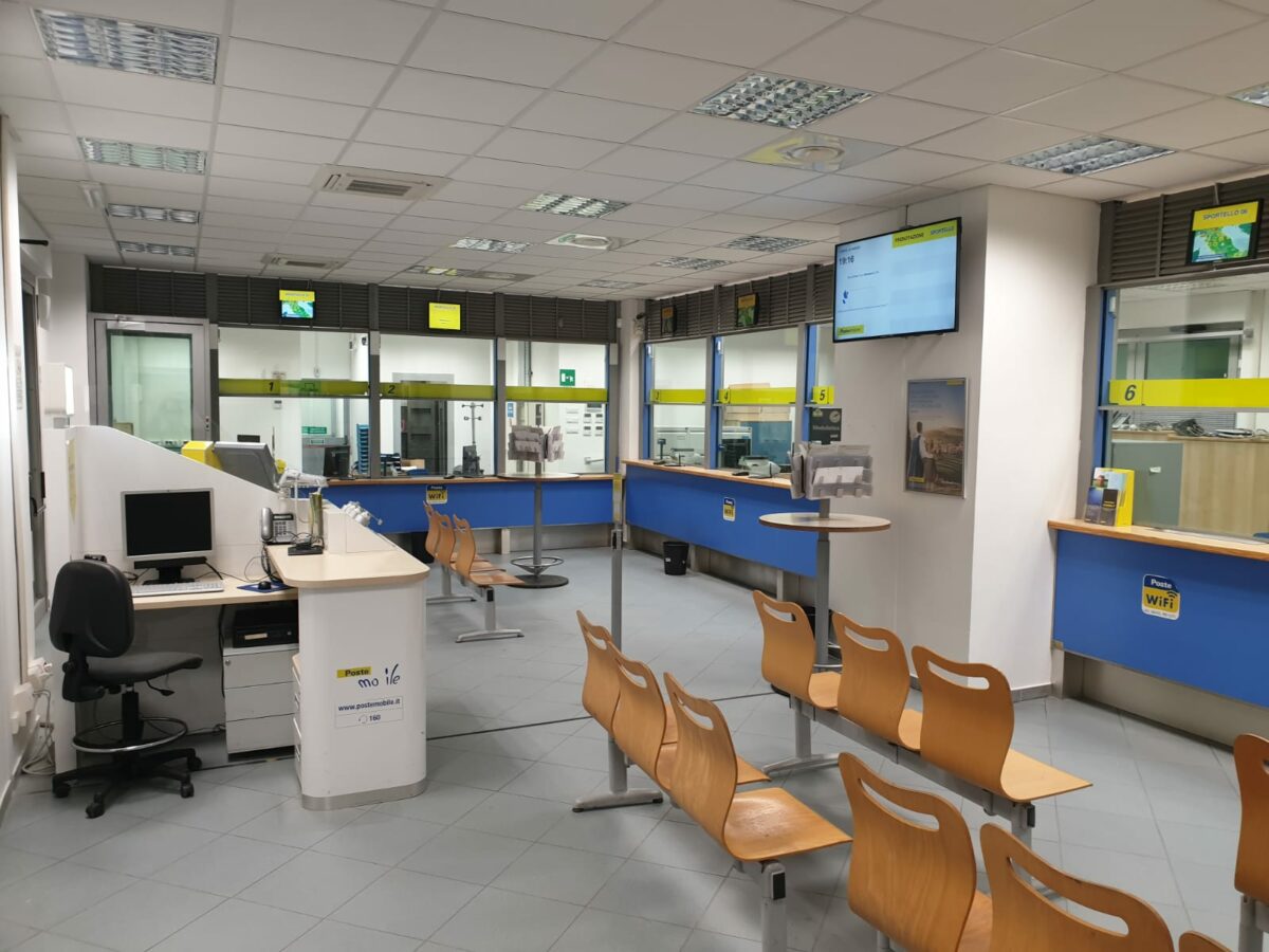 Poste Italiane ricerca a Roma e provincia laureati per un percorso da consulenti finanziari