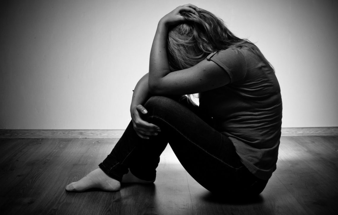 Sequestrata e presa a bastonate dall'ex.