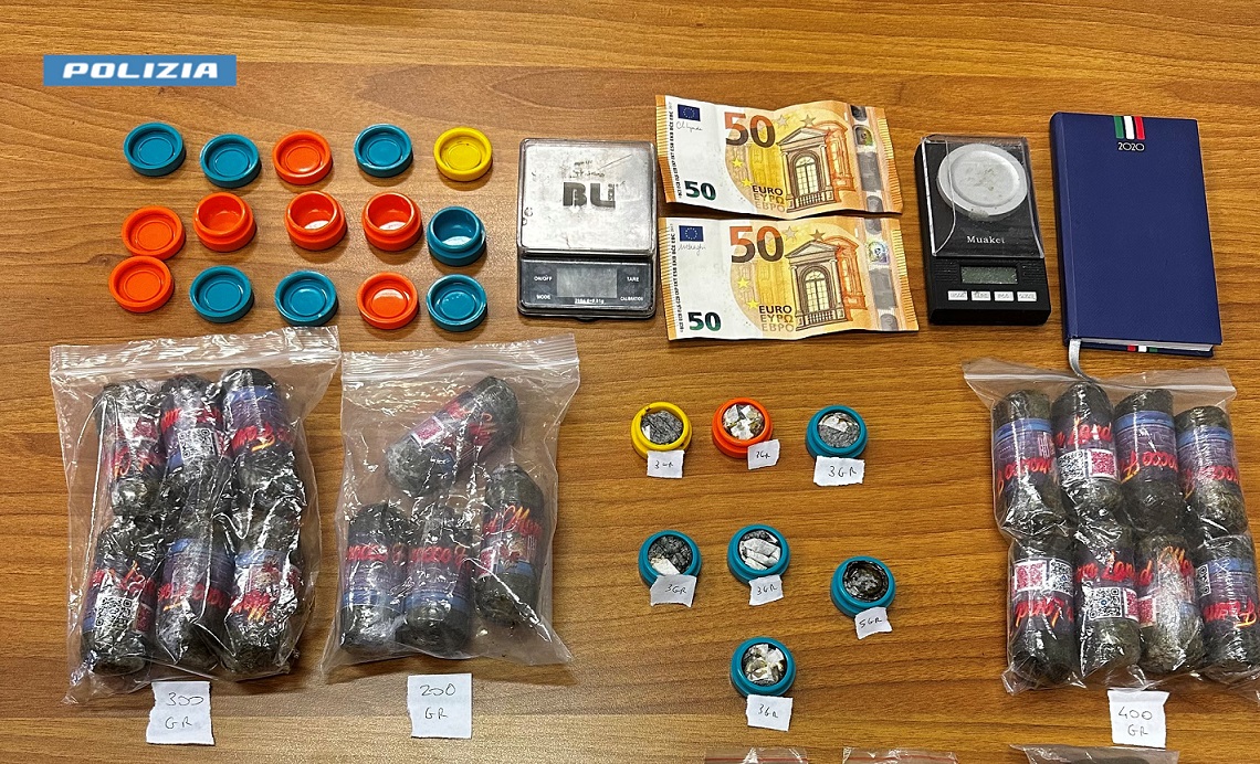 Agli arresti domiciliari, si fa trovare con l'hashish in casa