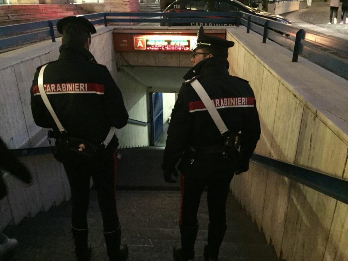 Diciassette persone arrestate per furto