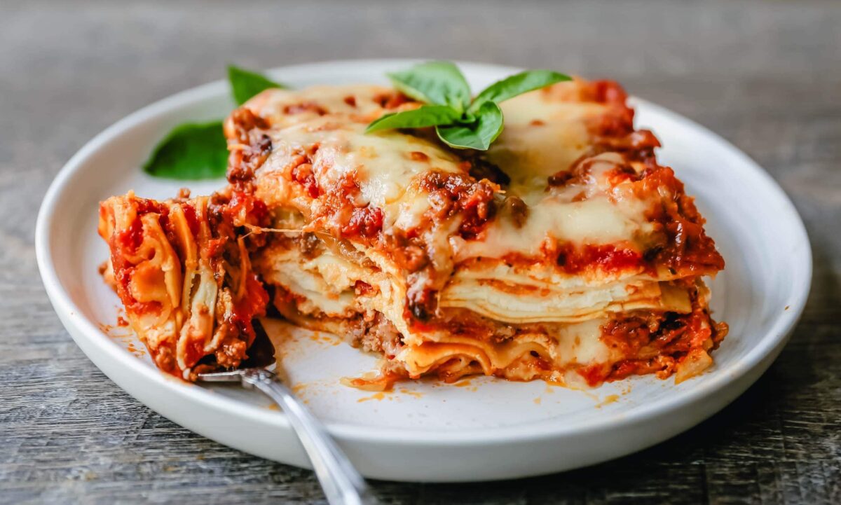 Lasagna senza farina di insetti per otto italiani su dieci