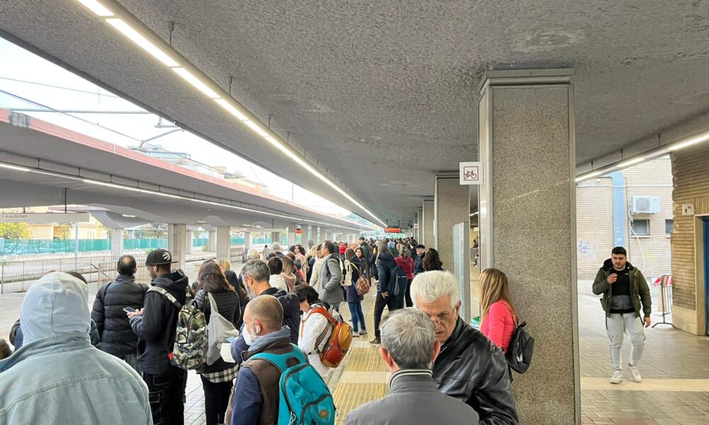 protestano i pendolari Cotral