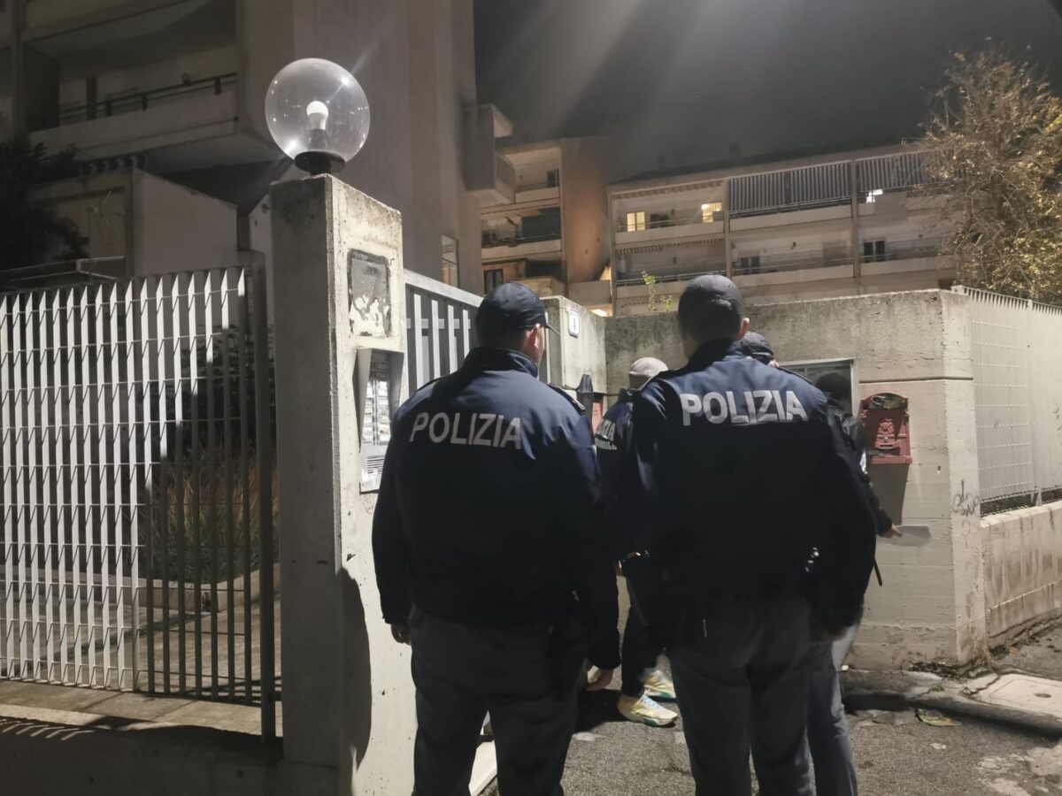 Operazione antidroga alle prime luci dell'alba: 30 arresti