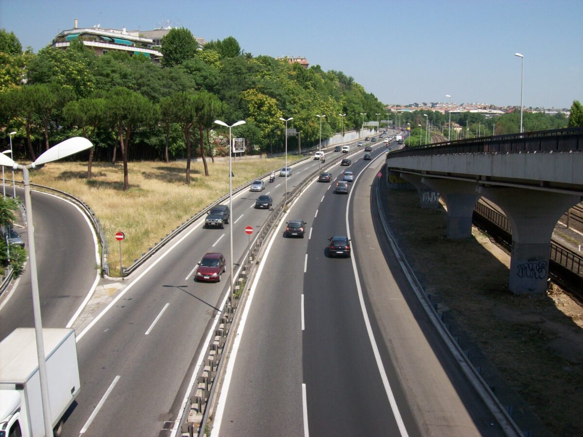 Domani sera, a partire dalle ore 22, proseguirà l’intervento straordinario di decoro urbano e sicurezza stradale sulla Tangenziale Est