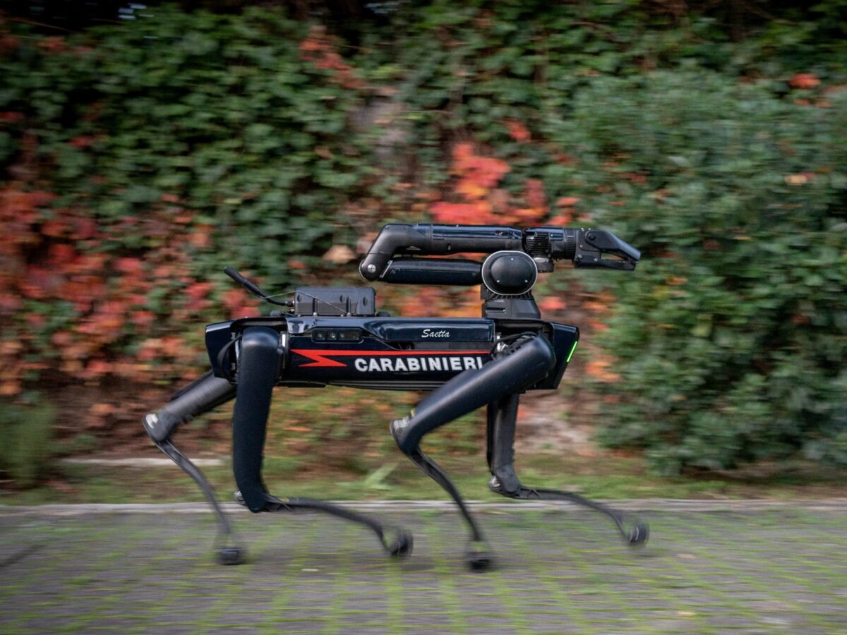 Saetta è il primo cane robot arruolato nei Carabinieri
