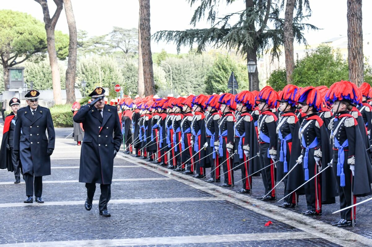 Al Piazzale delle Bandiere della Scuola Ufficiali Carabinieri il Giuramento del 203° Corso