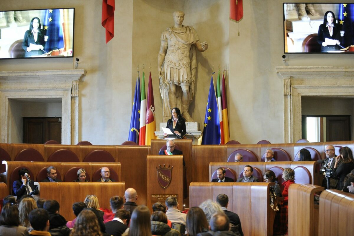 Studenti tra i banchi dell’Aula Giulio Cesare per parlare di Costituzione