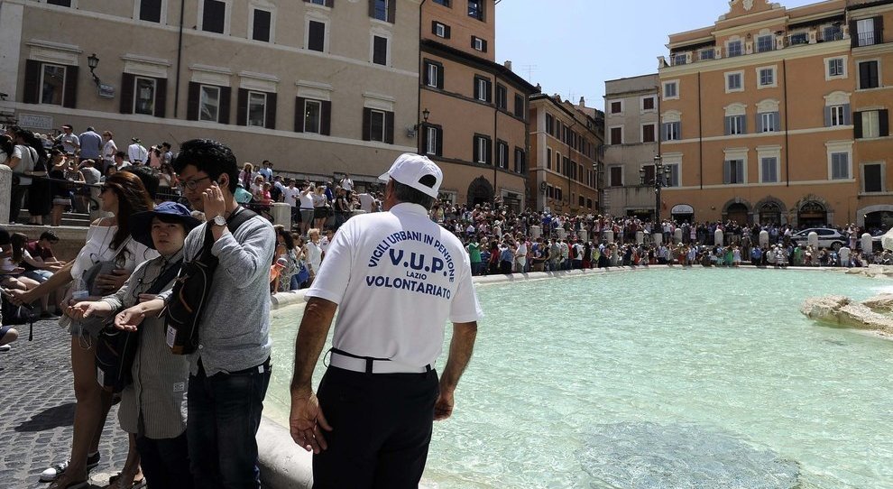 Fontana di Trevi le monetine