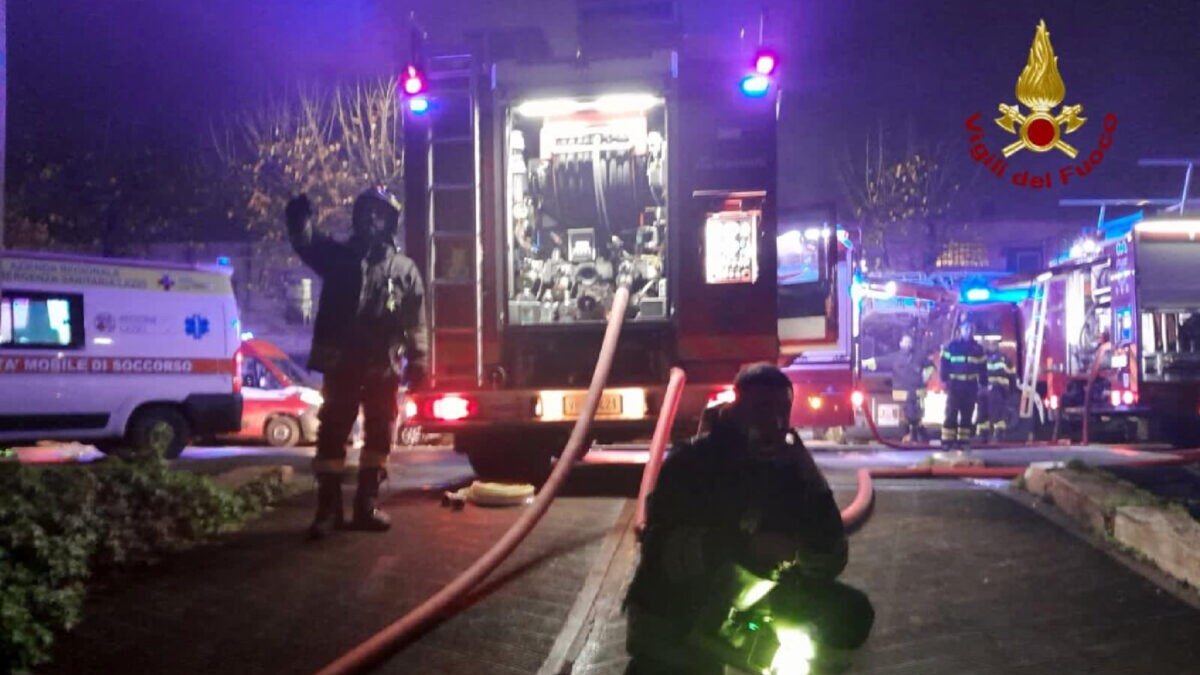Incendio in un garage a Roma